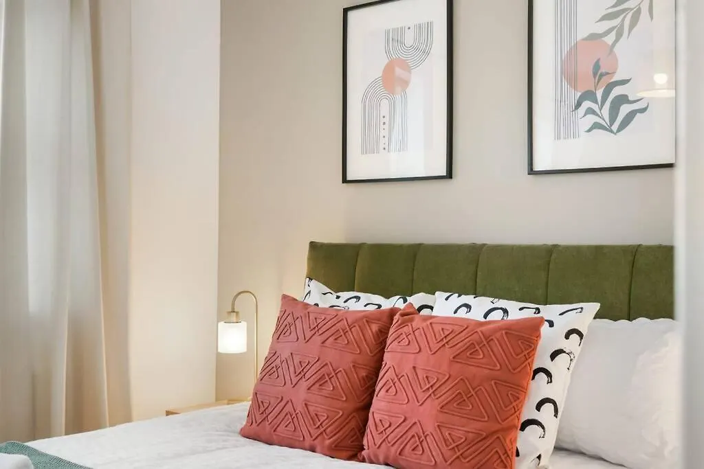 Cosy & Modern Property In London - Sleeps Up To 5 Apartment