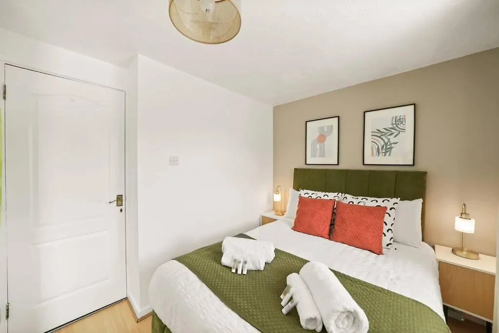 Cosy & Modern Property In London - Sleeps Up To 5 Apartment United Kingdom